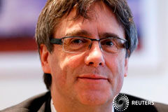 Puigdemont solicita delegar el voto en la sesión de investidura El expresident catalán Carles Puigdemont en una reunión con su grupo parlamentario en Junts per Catalunya en Bruselas, el 12 de enero de 2018