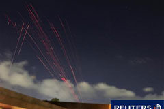 Los ataques en Libia podrían reducirse; se teme un punto muerto Imagen del 21 de marzo de los disparos de la artillería antiaérea libia disparando sobre las fuerzas de la coalición en el cielo de Trípoli.