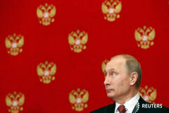 Putin dice que Rusia estuvo lista para una confrontación nuclear por Crimea Putin durante una rueda de prensa en Moscú, el 5 de marzo de 2015