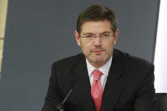 Catalá recaba las opiniones de los operadores jurídicos sobre los principales proyectos de Justicia Pool Moncloa / Acceso libre El ministro de Justicia, Rafael Catalá Polo, en la rueda de prensa posterior al Consejo de Ministros