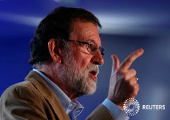 El presidente del Gobierno español, Mariano Rajoy, durante un acto en Barcelona, el 12 de noviembre de 2017