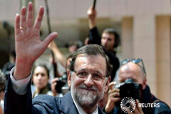 Rajoy realizará cambios en el Gobierno y el PP este mes Mariano Rajoy llega a la cumbre de jefes de Esatdo y de Gobierno de la UE y de América Latina y el Caribe en Bruselas, 10 de junio de 2015