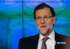 Se ve al presidente del Gobierno, Mariano Rajoy, tras presidir el comité ejecutivo del Partido Popular en la sede del partido en Madrid el 18 de junio de 2015