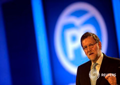 El primer ministro de España y candidato del PP a las elecciones del 20D, Mariano Rajoy, pronuncia un discurso durante un mitin en Santander, España, el 15 de dieimbre de 2015