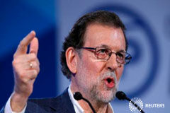 Rajoy promete 4.200 millones en infraestructuras para Cataluña hasta 2020 Rajoy durante un mitin en Hospitalet de Llobregat, cerca de Barcelona, 26 de marzo de 2017