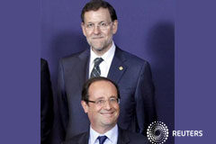 España tendrá inyección directa cuando el MEDE tenga capacidad El presidente del Gobierno español (arriba) y el presidente francés, François Hollande, el 28 de junio, en la foto de familia para el Consejo Europeo celebrado en Bruselas.
