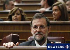 El líder del PP y próximo presidente del Gobierno español, Mariano Rajoy, asiste a la constitución del nuevo Congreso