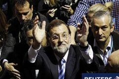Rajoy se opone a crear un banco malo y opta por más fusiones Imagen de Rajoy durante un mitin en Barcelona el 16 de noviembre.