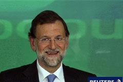 Gobierno y PP pactan buscar una postura común en las cumbres Rajoy sonríe en Madrid el 21 de noviembre de 2011