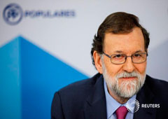El presidente del Gobierno, Mariano Rajoy, asiste a una reunión del Partido Popular en Madrid, el 15 de enero de 2018