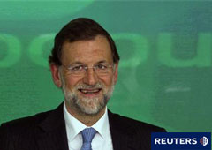 Rajoy sonríe en Madrid el 21 de noviembre de 2011