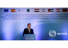 Rajoy inaugura una reunión de ministros de Exteriores de los Veintiocho y otros ocho países de la franja sur del Mediterráneo en Barcelona, el 13 de abril de 2015