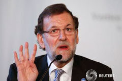 El PP pierde dos puntos en intención de voto ante un PSOE estancado El presidente del Gobierno, Mariano Rajoy, en un acto en Roma el 27 de enero de 2014