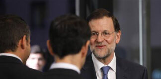 Rajoy confía en tener «condiciones razonables» para un rescate el presidente del Gobierno de España, Mariano Rajoy, a su llegada a la sede de RTVE para su primera entrevista televisiva desde que ocupa el cargo, en Madrid