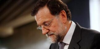 Rajoy anima a Cataluña a proponer una reforma constitucional Mariano Rajoy, durante una rueda de prensa conjunta con el presidente francés, François Hollande, en su reunión en el Palacio de la Moncloa, en Madrid