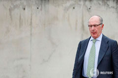 El Supremo confirma la condena de cárcel para Rato por las «tarjetas black» El ex director gerente del FMI Rodrigo Rato sale de un juicio en San Fernando de Henares, Madrid