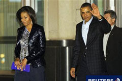 Obama: Bin Laden tenía una red de apoyo en Pakistán El presidente de EEUU, Barack Obama, saluda a su salida de un restaurante junto a su esposa Michelle Obama en Washington, el 7 de mayo de 2011.
