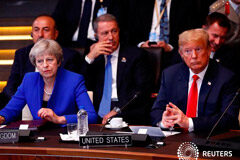 Trump dice que el plan de May del Brexit pone en riesgo un acuerdo comercial con EEUU Noticias Principales 13 de julio de 2018 / 9:55 / hace 2 horas Trump dice que el plan de May del Brexit pone en riesgo un acuerdo comercial con EEUU Por Jeff Mason 3 MIN. DE LECTURA LONDRES (Reuters) - El presidente de Estados Unidos, Donald Trump, crit