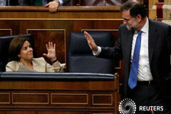 El Gobierno prevé un debate bronco durante la moción de censura de Podemos El Gobierno espera un debate bronco el martes en la moción de censura de Podemos contra el presidente del Ejecutivo, Mariano Rajoy, que ha dado orden a sus ministros de prepararse para defender la labor del Partido Popular, dijo la vicepresidenta del Gobi