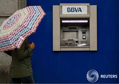 El Tribunal Supremo ha asumido la jurisprudencia de la sentencia del Tribunal de Justicia de la Unión Europea que obliga a los bancos españoles a pagar el 100 por cien de las cantidades cobradas de más a los clientes con cláusulas suelo declaradas nulas. El Tribunal Supremo ha asumido la jurisprudencia de la sentencia del Tribunal de Justicia de la Unión Europea que obliga a los bancos españoles a pagar el 100 por cien de las cantidades cobradas de más a los clientes con cláusulas suelo declaradas nulas.