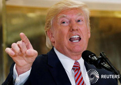 Por Jeff Mason 3 MIN. DE LECTURA El presidente de Estados Unidos, Donald Trump, insistió en que tanto los grupos de derecha como los de izquierda son responsables de la violencia durante una manifestación de supremacistas blancos el fin de semana en Vir