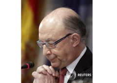La Agencia Tributaria española publicó el jueves una lista con casi 5.000 nombres de personas y organizaciones que deben más de un millón de euros a Hacienda al cierre de 2015, entre la que destacan deportistas, empresarios y compañías, principalmente con La Agencia Tributaria española publicó el jueves una lista con casi 5.000 nombres de personas y organizaciones que deben más de un millón de euros a Hacienda al cierre de 2015, entre la que destacan deportistas, empresarios y compañías, principalmente con