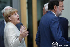 Merkel pide a Cataluña respetar los acuerdos territoriales de la UE La canciller alemana, Angela Merkel, dijo el martes que Cataluña había de respetar los tratados europeos sobre integridad territorial, dando a entender que la región del noreste de España saldría de la Unión Europea en caso de que se produjera una futura