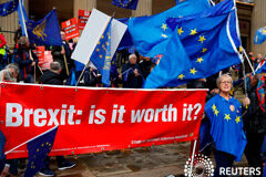 Los laboristas mantienen sobre la mesa la opción de una nueva consulta sobre el Brexit En la imagen, detractores del Brexit durante una manifestación en la conferencia anual del Partido Laborista en Liverpool, Reino Unido, el 23 de septiembre de 2018.