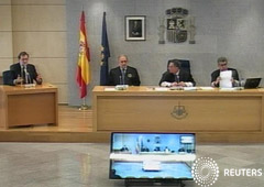 Redacción de Reuters 3 MIN. DE LECTURA El presidente del Gobierno español, Mariano Rajoy, negó el miércoles tener conocimiento de que el Partido Popular se financiara de forma irregular a través de la trama de corrupción Gürtel, un caso que ha llevado a
