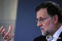 Rajoy confía en liderar un nuevo Gobierno con ayuda PSOE y Ciudadanos El presidente del Gobierno español en funciones, Mariano Rajoy, dijo el martes que intentará pactar con el Partido Socialista Obrero Español (PSOE) y Ciudadanos su reelección al frente de un nuevo Ejecutivo para enviar un mensaje a los mercados sobre la c