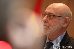 La muerte de Maza abre una vacante en la fiscalía general en un momento crítico Redacción de Reuters 3 MIN. DE LECTURA MADRID (Reuters) - El repentino fallecimiento del fiscal general del Estado, José Manuel Maza, abrió el domingo un período de interinidad en el ministerio público en plena judicialización del desafío independentist