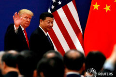 Canción de Soja y Acero. La guerra comercial entre China y E.E.U.U. Foto de archivo del presidente de EEUU, Donald Trump, y su par chino, Xi Jinping, durante una reunión de líderes empresariales en el Gran Salón del Pueblo en Pekín. 9 de noviembre de 2017. REUTERS/Damir Sagolj.