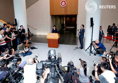 La líder de Hong Kong, Carrie Lam, celebra una conferencia de prensa en Hong Kong, China, el 20 de agosto de 2019.