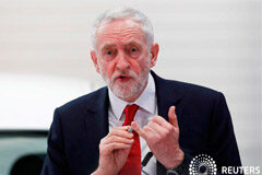 Los laboristas se disponen a votar en contra del plan de May para el Brexit El líder laborista Jeremy Corbyn dando un discurso en la Universidad de Coventry, Inglaterra, feb 26, 2018.