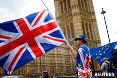 Bruselas aún trabaja para un acuerdo del Brexit, aunque se prepara para contingencias Noticias Principales 27 de septiembre de 2018 / 13:39 / hace 12 minutos Bruselas aún trabaja para un acuerdo del Brexit, aunque se prepara para contingencias 2 MIN. DE LECTURA BRUSELAS (Reuters) - La Comisión Europea continúa preparándose para la posibi