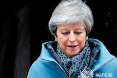 May presenta una versión diluida del Brexit para asegurar una prórroga Noticias Principales 29 de marzo de 2019 / 7:59 / hace 4 horas May presenta una versión diluida del Brexit para asegurar una prórroga Por William James y Alistair Smout 3 MIN. DE LECTURA LONDRES (Reuters) - La primera ministra británica, Theresa May, ti