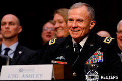 EEUU cree que Rusia está realizando pruebas nucleares de baja intensidad Noticias Principales 30 de mayo de 2019 / 8:22 / hace 33 minutos EEUU cree que Rusia está realizando pruebas nucleares de baja intensidad Reuters Staff 2 MIN. DE LECTURA Imagen de archivo del director de Inteligencia de Defensa de Estados Unidos, Robert