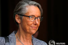 Francia no firmará el acuerdo Mercosur bajo las condiciones actuales FOTO DE ARCHIVO- La ministra francesa de Transportes, Elisabeth Borne, se marcha después de la reunión semanal de gabinete en el Palacio del Elíseo en París, Francia, el 23 de mayo de 2018.