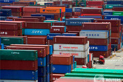 EEUU aplicará aranceles a bienes chinos por valor de 200.000 millones de dólares Noticias Principales 11 de julio de 2018 / 8:26 / hace 3 horas EEUU aplicará aranceles a bienes chinos por valor de 200.000 millones de dólares Redacción de Reuters 3 MIN. DE LECTURA WASHINGTON (Reuters) - El Gobierno de Donald Trump aumentó el martes