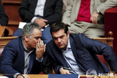Un ministro griego dice que el voto de confianza sería algo «obvio» El ministro griego de Energía, Panos Skurletis, dio el lunes la mayor señal hasta el momento de que el Ejecutivo convocará un voto de confianza tras una rebelión entre los diputados del partido gobernante Syriza en torno al nuevo acuerdo de rescate. En la