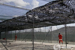 El Pentágono busca alternativas para albergar a detenidos de Guantánamo Los equipos que trabajan en los planes para cerrar la prisión de Guantánamo han estado visitando centros de detención en Estados Unidos para identificar lugares a los que se pueda trasladar a los reos, dijo el jueves el secretario de Defensa Ash Carter. E