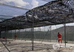 Los equipos que trabajan en los planes para cerrar la prisión de Guantánamo han estado visitando centros de detención en Estados Unidos para identificar lugares a los que se pueda trasladar a los reos, dijo el jueves el secretario de Defensa Ash Carter. E