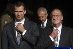 El Rey percibe casi 300.000 euros anuales El Rey y el príncipe el 27 de diciembre en la apertura de la legislatura en Madrid.