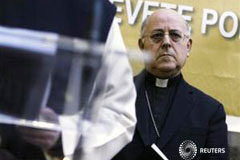 Los obispos españoles eligen a Ricardo Blázquez como nuevo presidente Blázquez durante una marcha por la paz en Bilbao, durante su etapa como obispo de Vizcaya el 2 de febrero de 2007