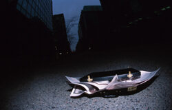 Imprescriptibilidad de los delitos Un maletín tirado en el suelo en plena noche.