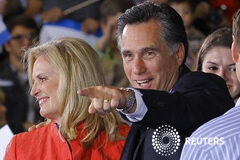 Romney gana las primarias republicanas en Florida Romney y su mujer Ann celebran la victoria en Tampa, Florida, el 31 de enero de 2012