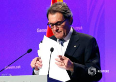 El presidente catalñan durante la rueda de prensa en la que fijó los objetivos para 2015 en la sede del Gobierno en Barcelona el 13 de enero de 2015