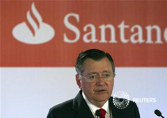 Sáenz en rueda de prensa en Boadilla del Monte (Madrid) el 26 de abril de 2012