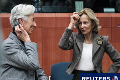 Salgado reitera a las comunidades sus compromisos de austeridad Salgado (D) habla con la ministra francesa de Finanzas, Christine Lagarde, en una reunión en Bruselas el 17 de enero de 2011.