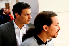 Sánchez lanza una oferta a la izquierda para superar la investidura Sánchez (I) y el líder de Podemos, Pablo Iglesias, llegan a una reunión en el Congreso de los Diputados en Madrid, el 5 de febrero de 2016
